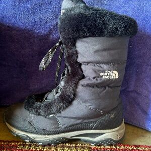 Black “The North Face” Winter Boots